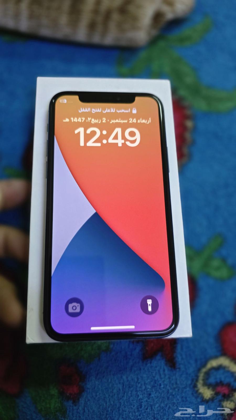 iPhone 11 phone bought renewed from Amazon, the phone is working64582519337603113