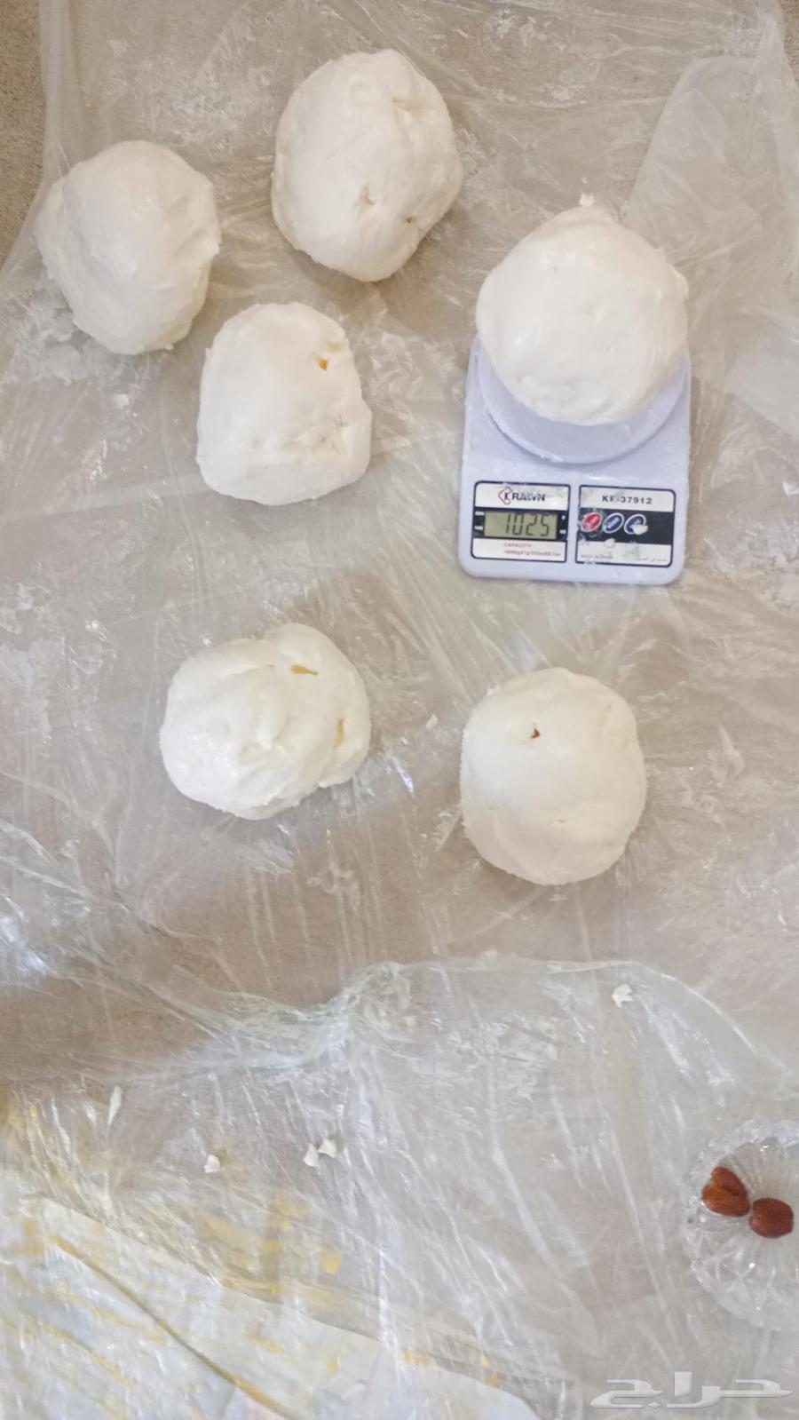 يوجد لدينا زبده غنم وبقرمشروطه تاخذ 10تجرب1 ما عجب فلوس ترجع64583625752962112