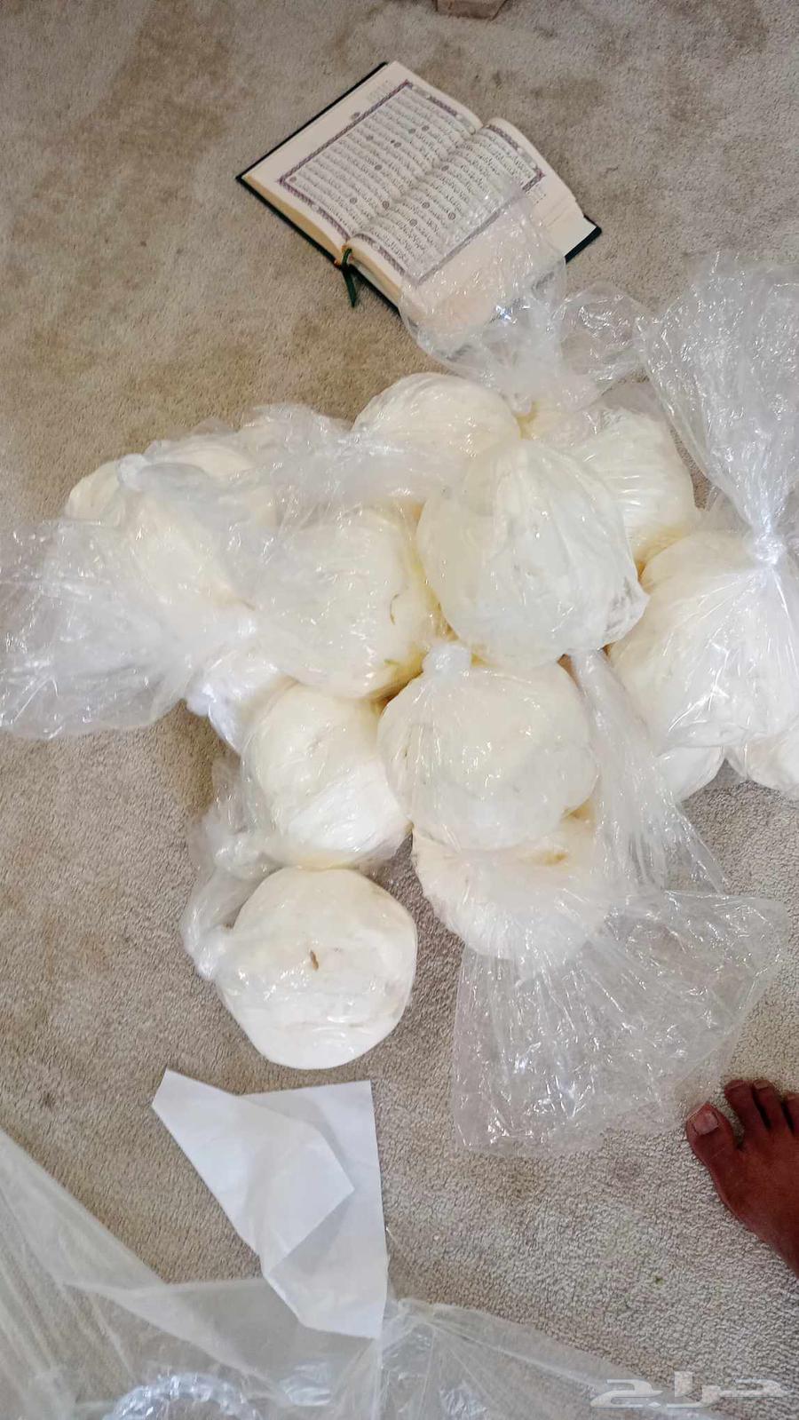 يوجد لدينا زبده غنم وبقرمشروطه تاخذ 10تجرب1 ما عجب فلوس ترجع64583625752962111