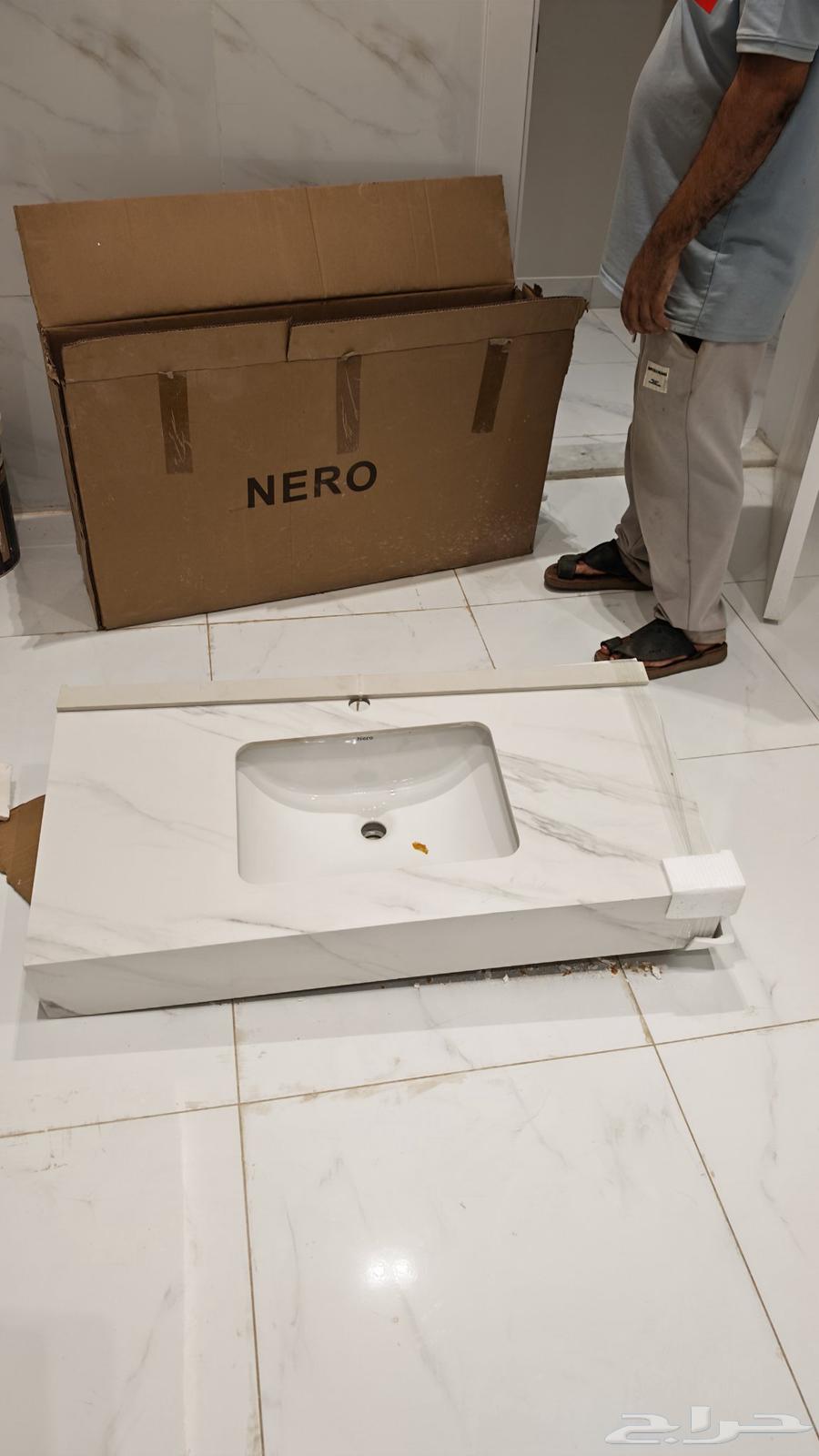 مغسله رخام جديد في الكرتون64586725340546110