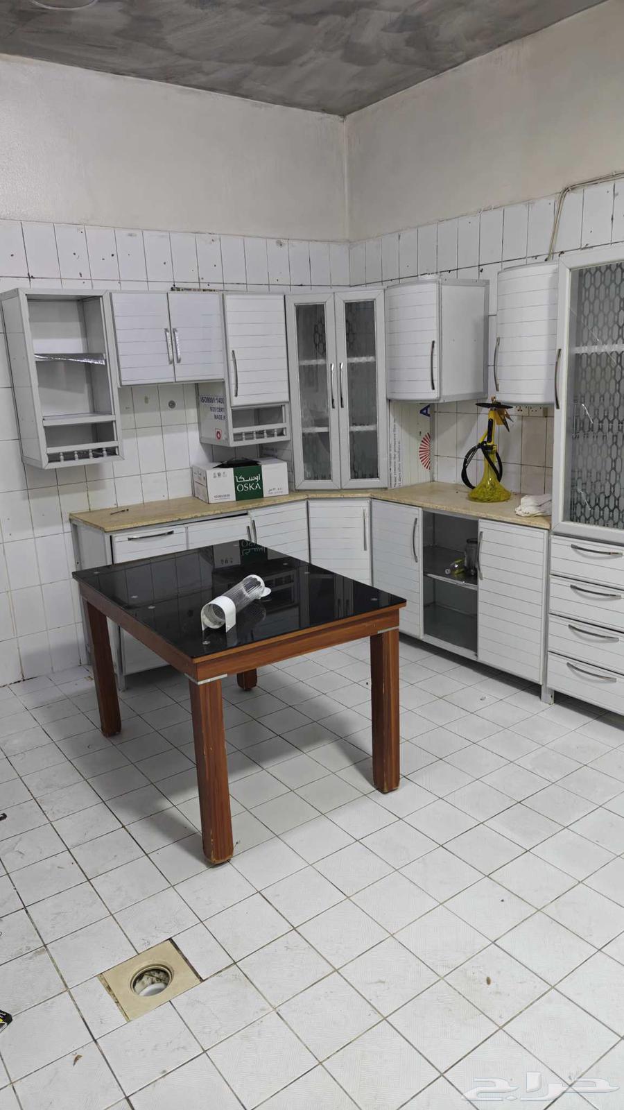 أثاث مشكل للبيع.64584064610307111