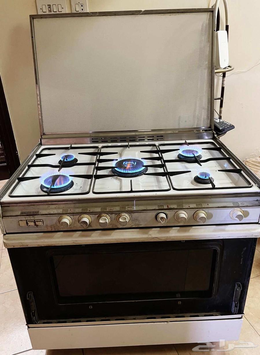 بتوجاز خمس عيون وفرن شغال للبيع المستعجل64580949667073110