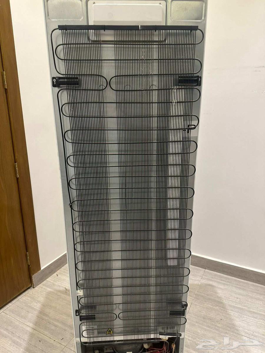 Haier refrigerator almost new.. door handle broken and used for one year only64586053995137113