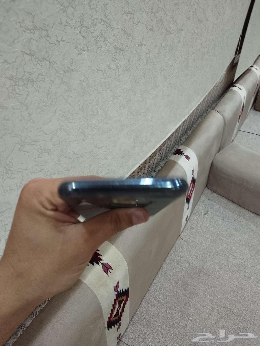 آيفون 11 مكسور خلفيه وشاشه تبي تبديل نضيف يصلح لاستخدام بيع64585980242947114