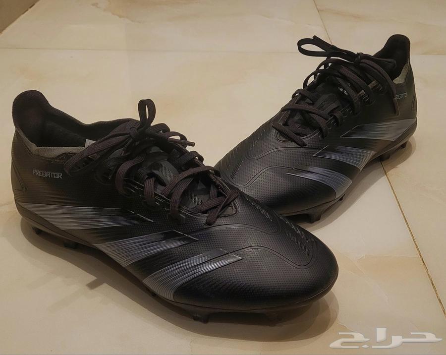 كنادر كورة اديداس اصلي مقاس 43 وثلث64585581006337110