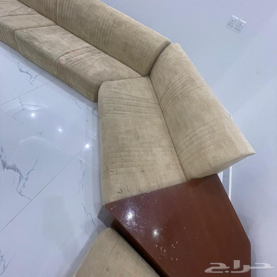 كنب ارضي للبيع المستعجل بحالة جيدة جدا الصامل م بختلف معاه64580075054465112