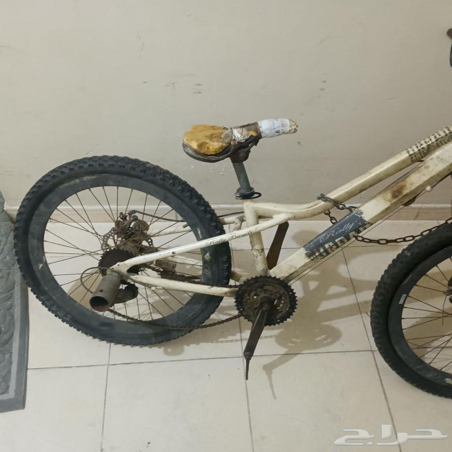 سيكل رياضي مشكلته الكفر لازمه تبديل وغيره مافيه شيه سعر سوم64580033845635110