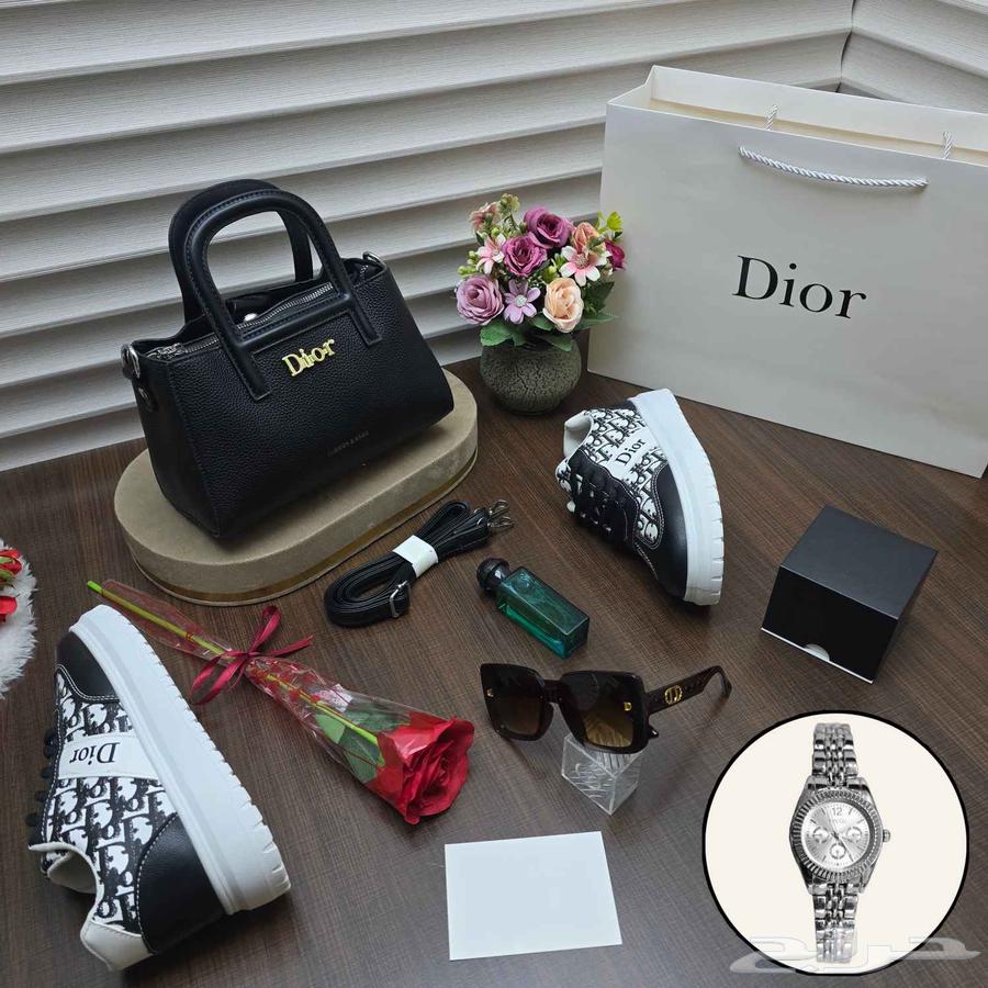 اطقم نسائي متكامل وانيييق وبسعر مميز اطقم ماركه يوجد شحن64585930706177110