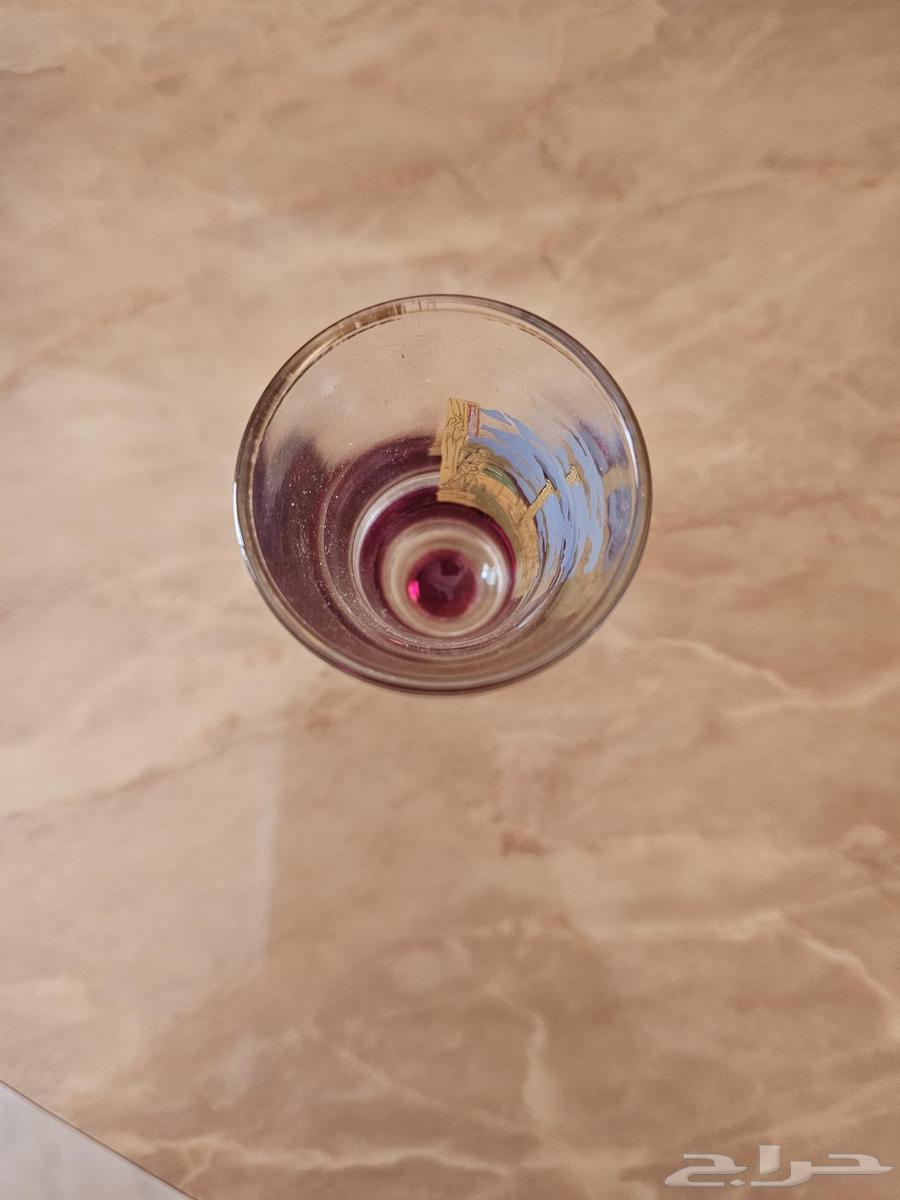 Various artworks64579883063425111