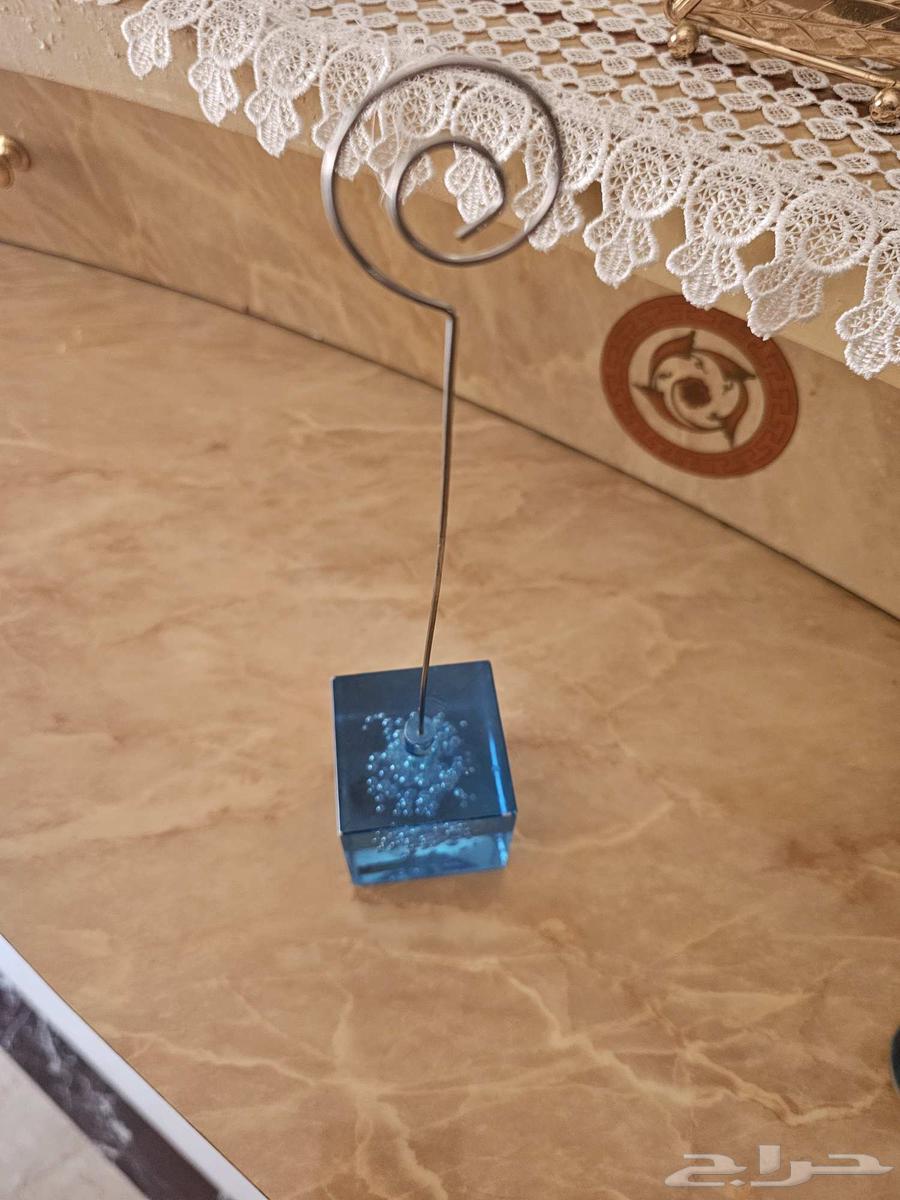 Various artworks64579883063425112