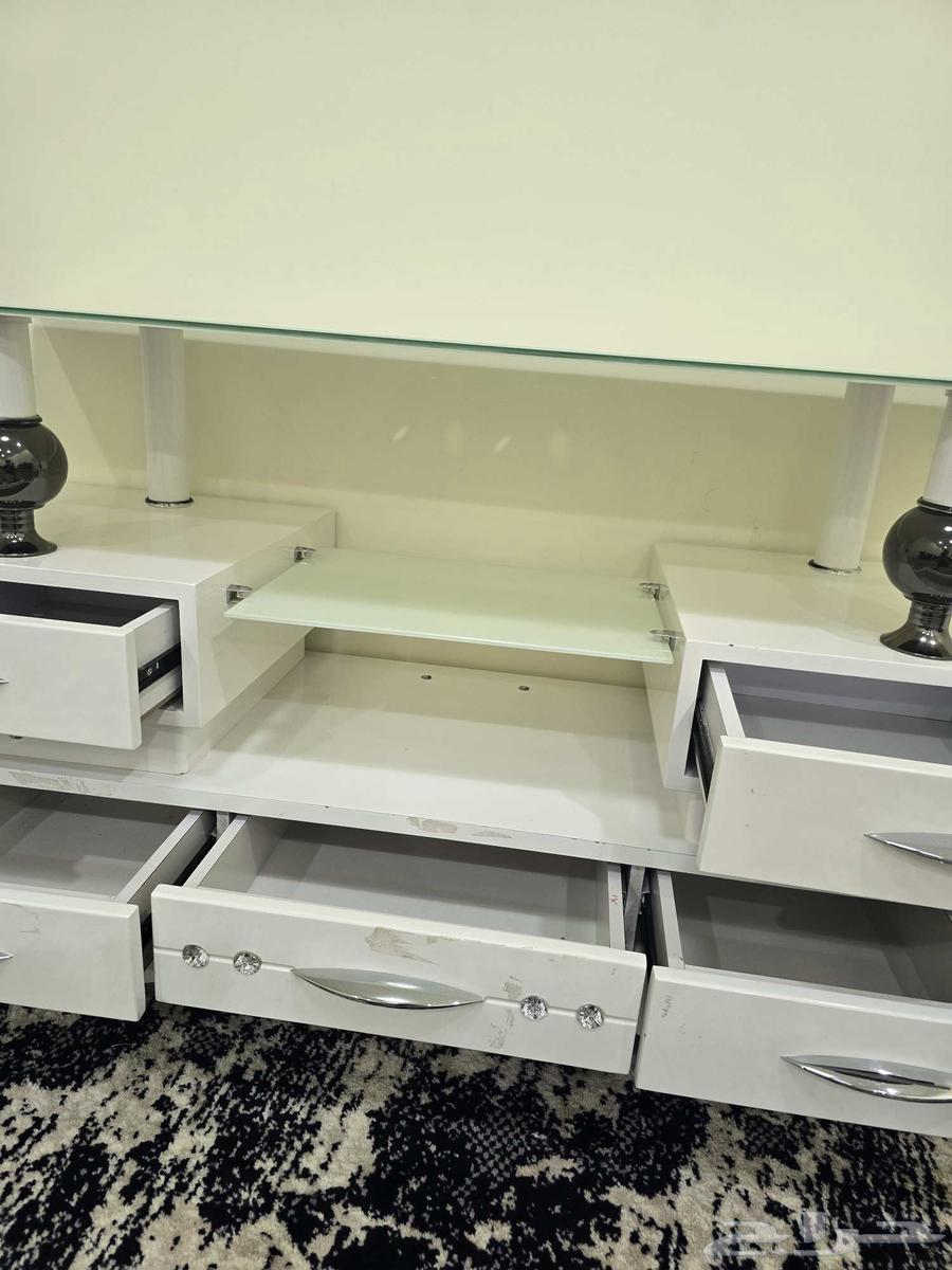 طاولة تلفزيون64581306217473111