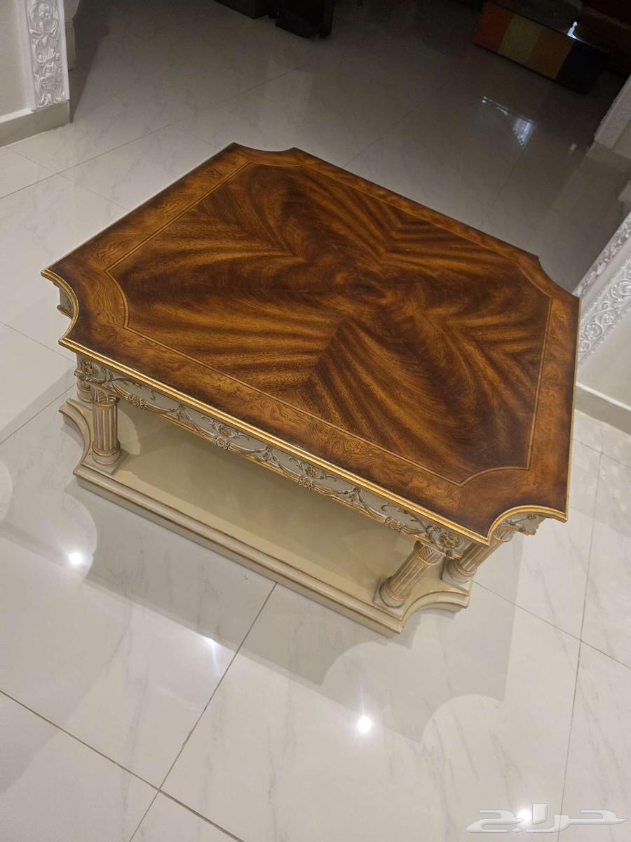 طاولات للبيع 464584757844481111