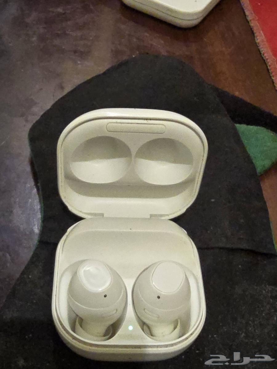 Samsung Buds FE left earphone has low sound and issue64587429229186112