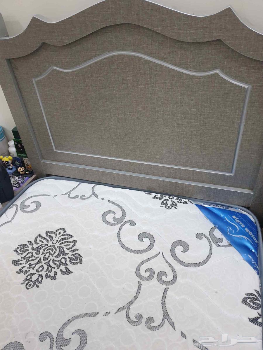 سريرين خشب مفرد شبه جديد و مرتبتين هوس شبه جديده64540167166595114
