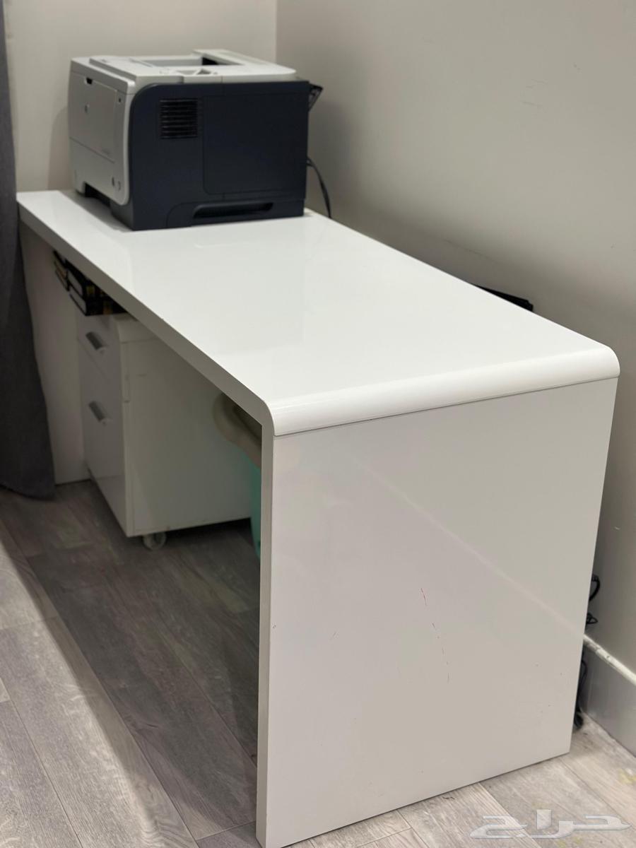 طاولة مكتب من هوم سنتر64586762463617110