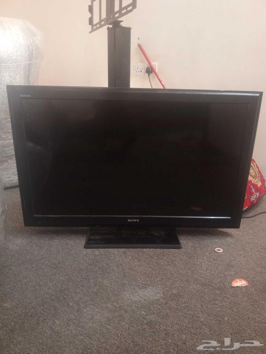 شاشات وثلاجه 110 وغرفة نوم ودولاب شبه نضيف مخرج 28 حي نمار64584178137859111