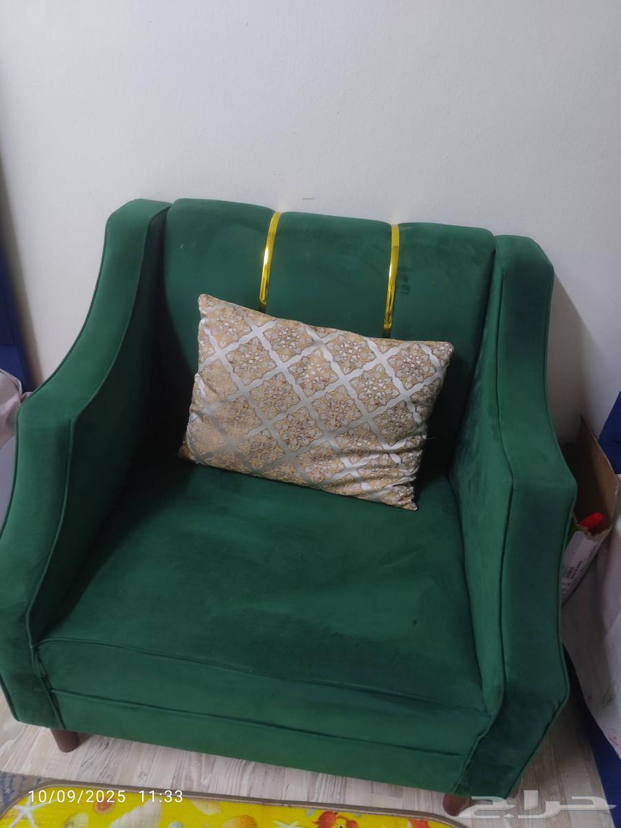 كنب بحاله ممتازه للبيع السعر400ريال لا يوجد لدي اجهزه كهربائ64583144170882113