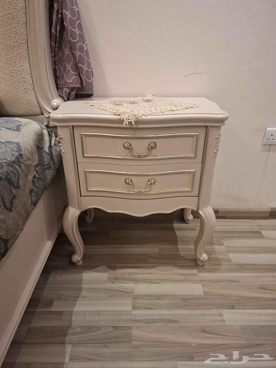 غرفة نوم من المطلق للأثاث64585671099393112