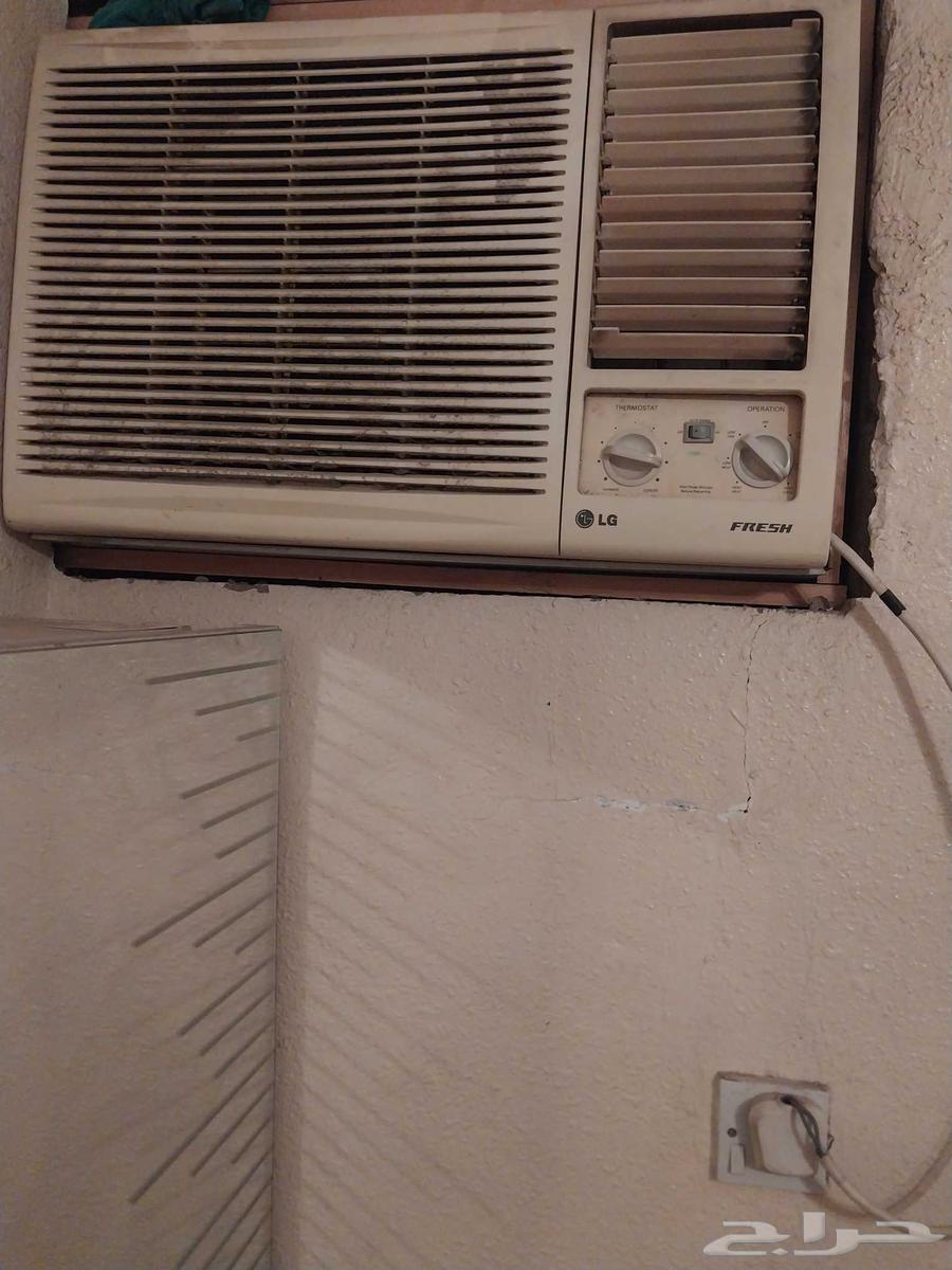 يوجد لدي عدد 3 مكيفات للبيع نظيفه على الشرط لمن يرغب الشراء64585210580226112
