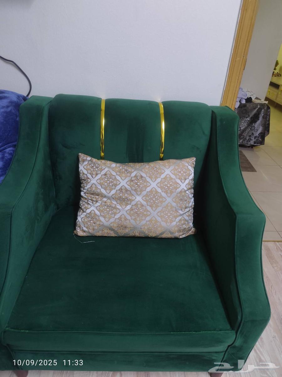 كنب بحاله ممتازه للبيع السعر400ريال لا يوجد لدي اجهزه كهربائ64583144170882112