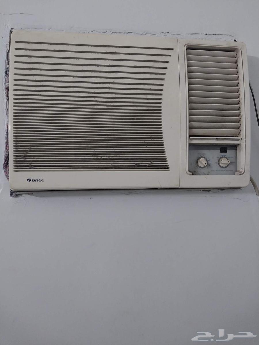 يوجد لدي عدد 3 مكيفات للبيع نظيفه على الشرط لمن يرغب الشراء64585210580226110