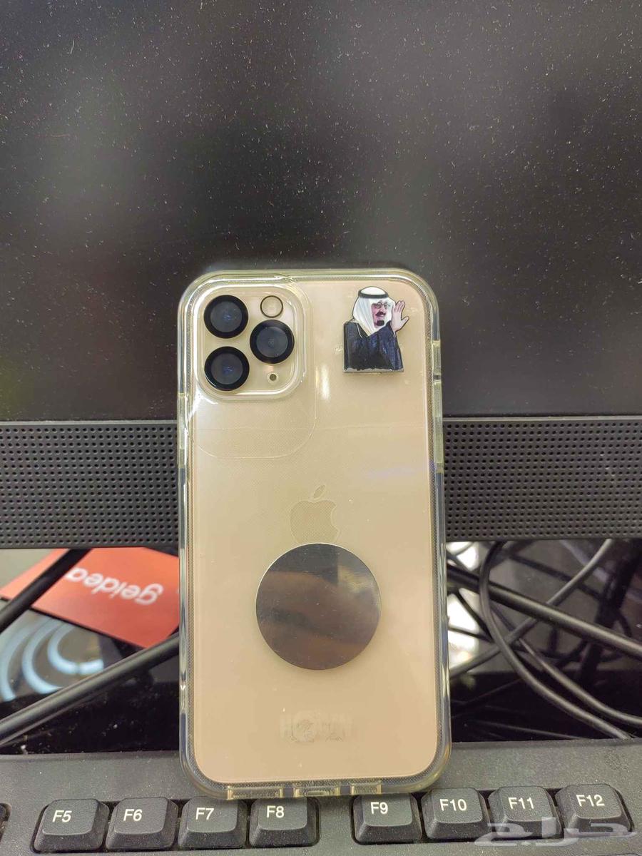 جوال ايفون 11 برو نضيف فيه مشكلة وحيده محظور من السناب شات64585757805827111