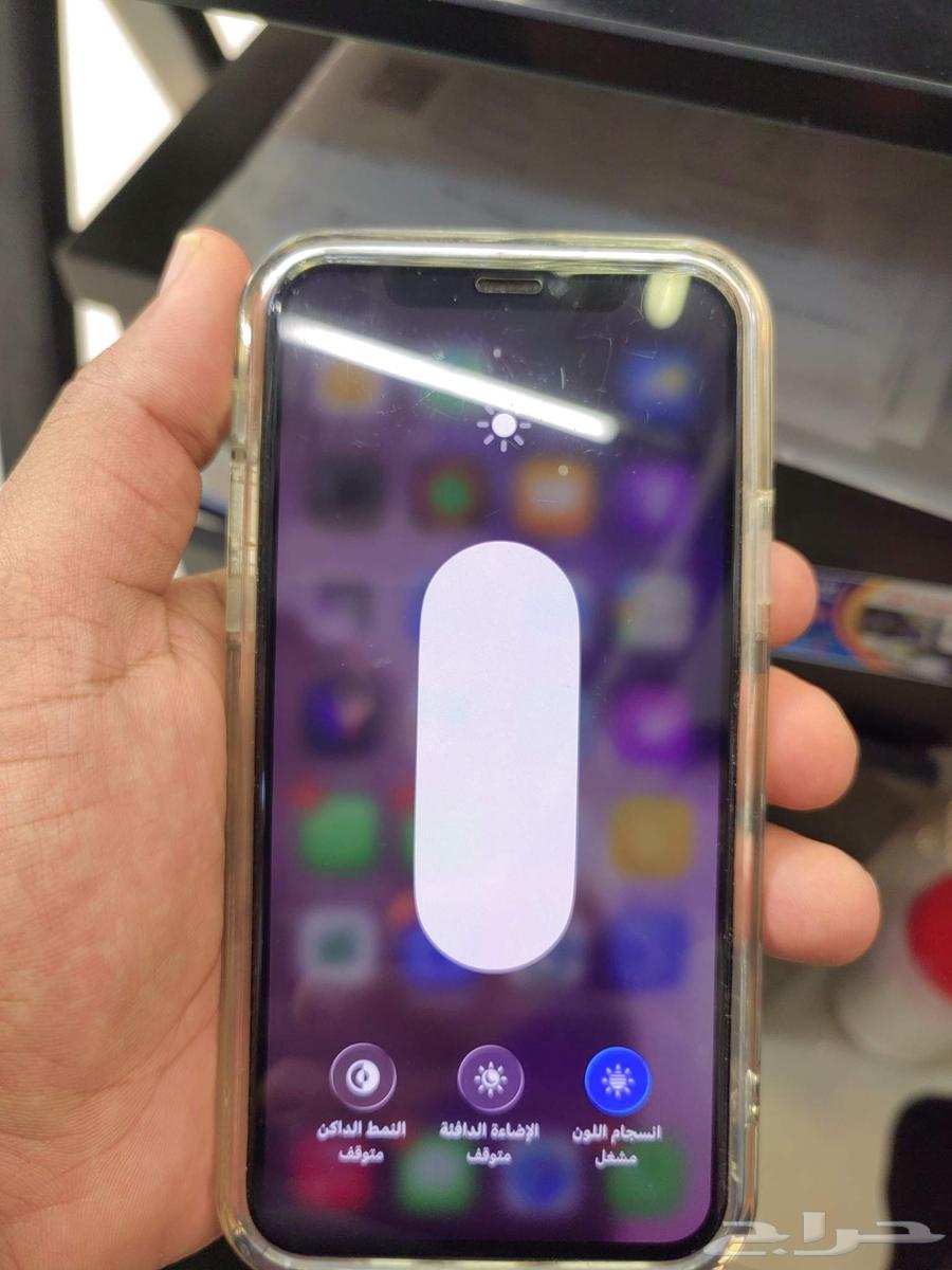 جوال ايفون 11 برو نضيف فيه مشكلة وحيده محظور من السناب شات64585757805827112