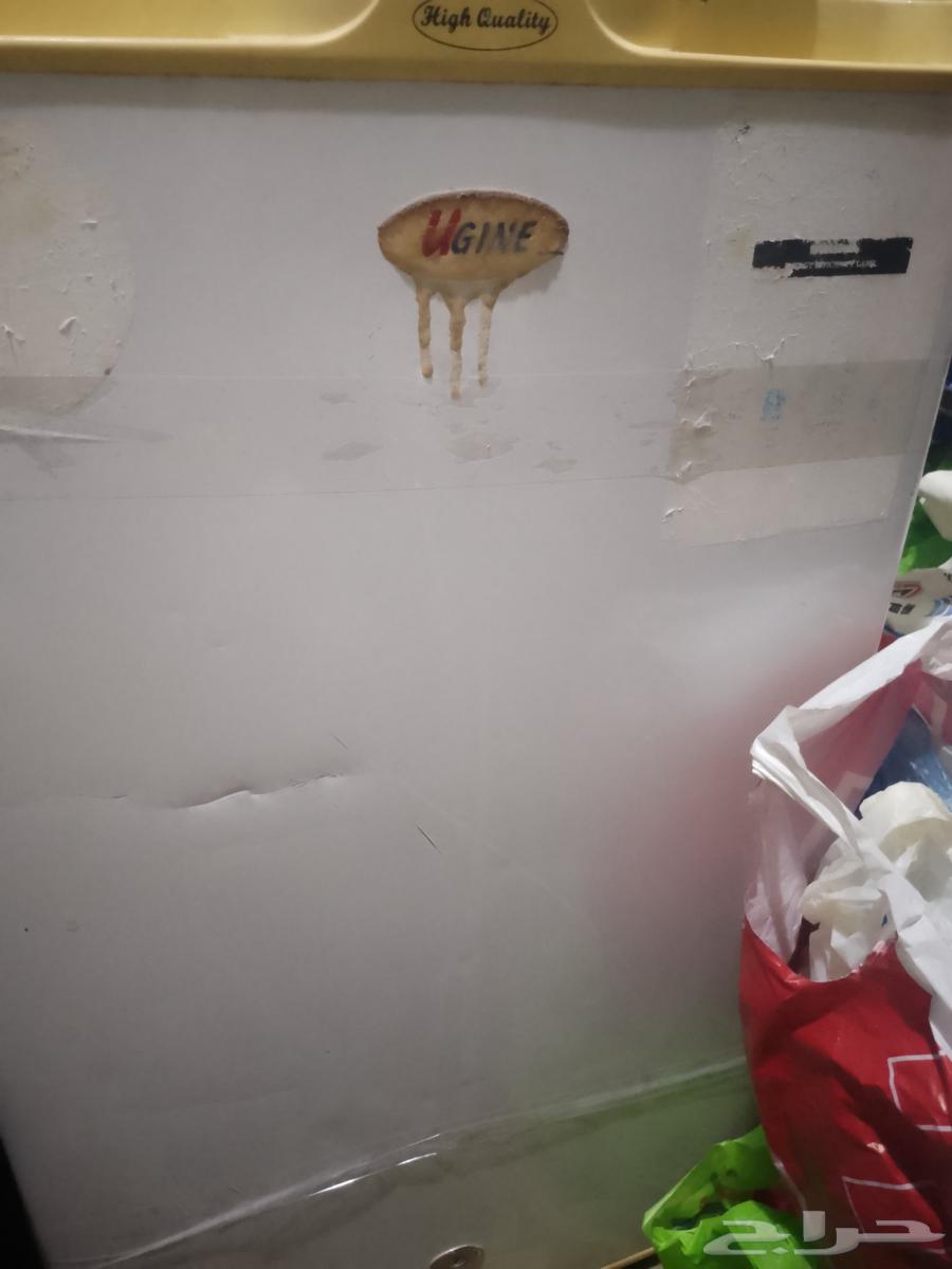 يوجد مكيفين طن ونص للبيع ممتازين وثلاجه صغيرة وسرير نفر للبي64582187676161111