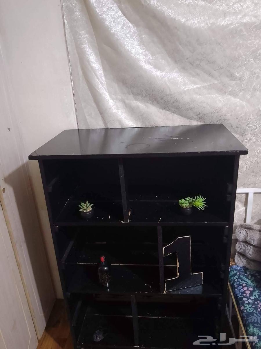 Shelves for models and items64586936376065111