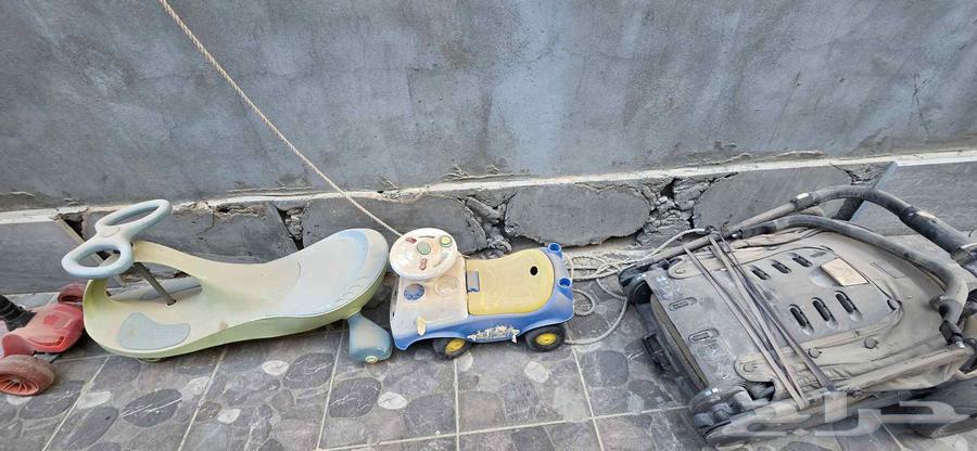 باب كراج مستخدم وجنط هيونداي ودراجات اطفال البيع للجميع64581552844162112