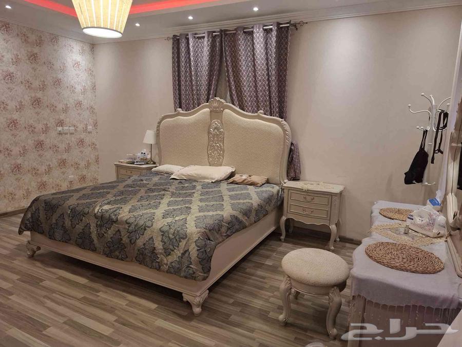 غرفة نوم من المطلق للأثاث64585671099393111