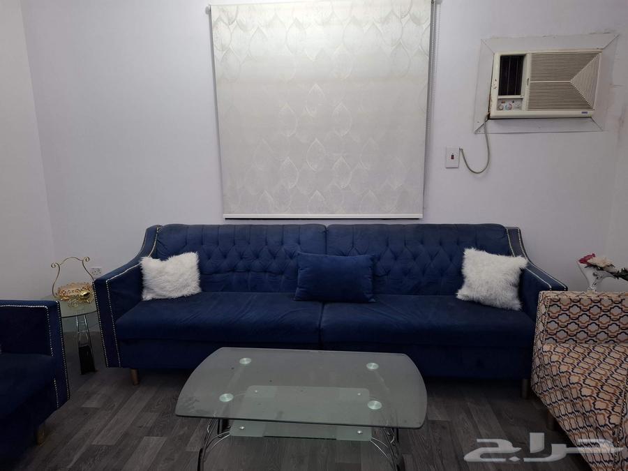 كنب حديث . لون كحلي .مع 3 طاولات زجاج64583696744193112