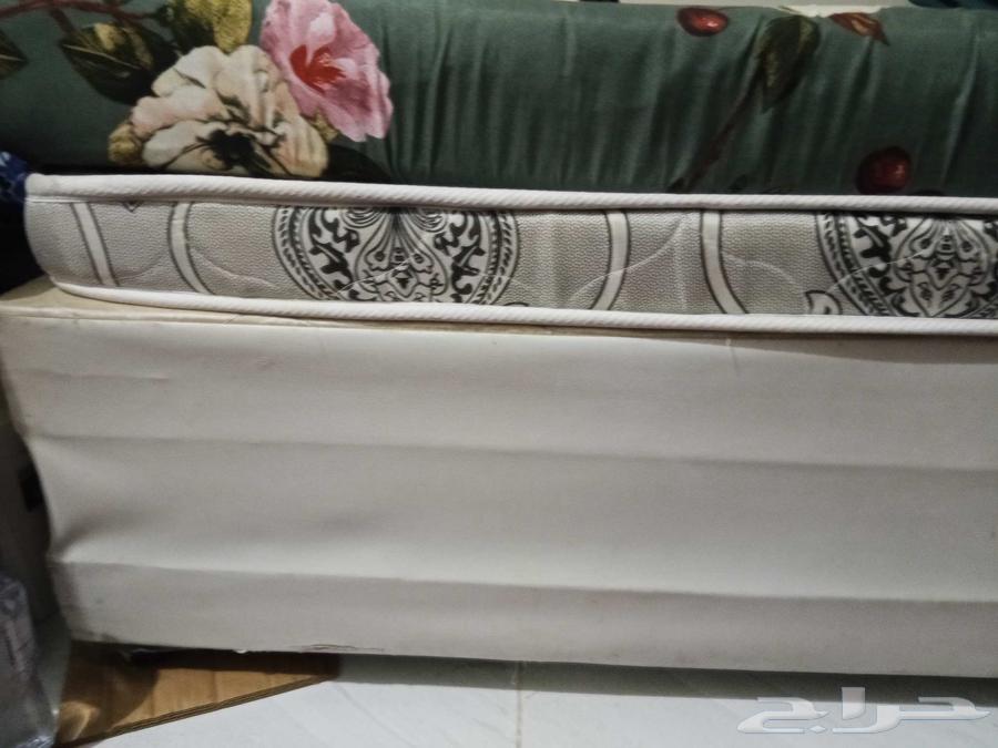 سرير ترابيزه وشعله الحاله ممتازه64584673633410113