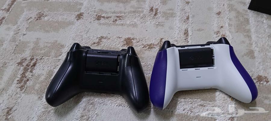 اكس بوكس اس مستعمل ون تيرا مع 3 يدات وباقي التفاصيل توصيل مع64586899238274113