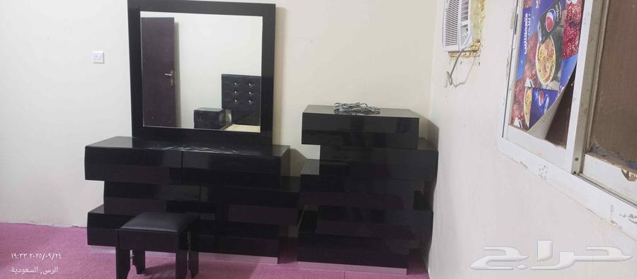 غرفة نوم متكاملة وبحالة جيدة64586551545730112