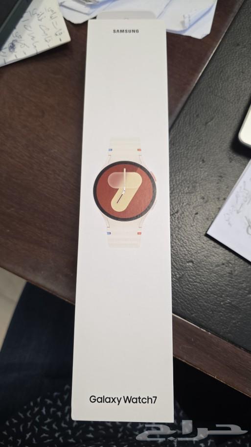 ساعه سامسونج 7 لم يتم فتحها السعر 450 ريال لا يوجد فصال64587120365827110