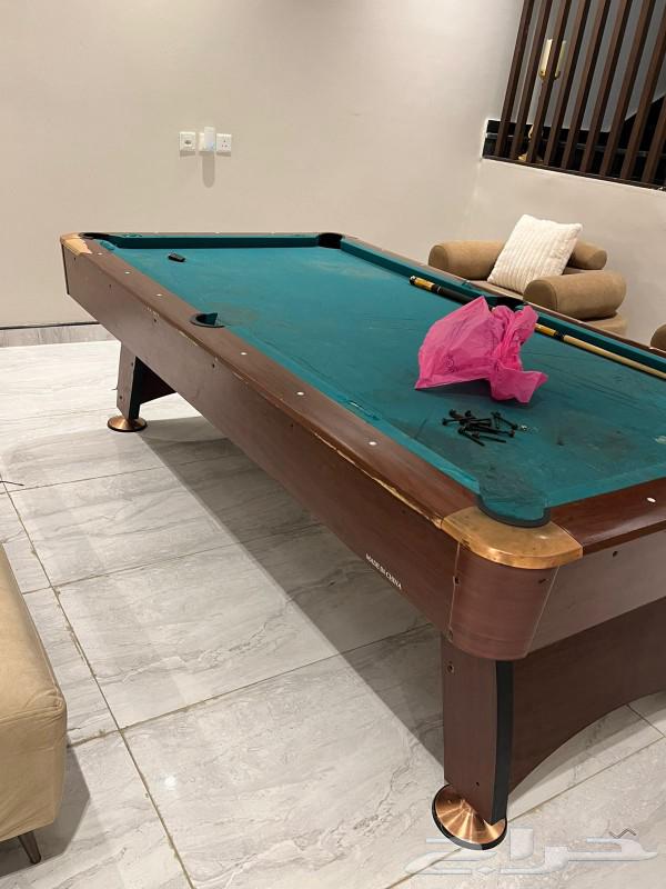 طاولة بلياردو مع مضاربها وكامل اغراضها على السوم64587145001474111