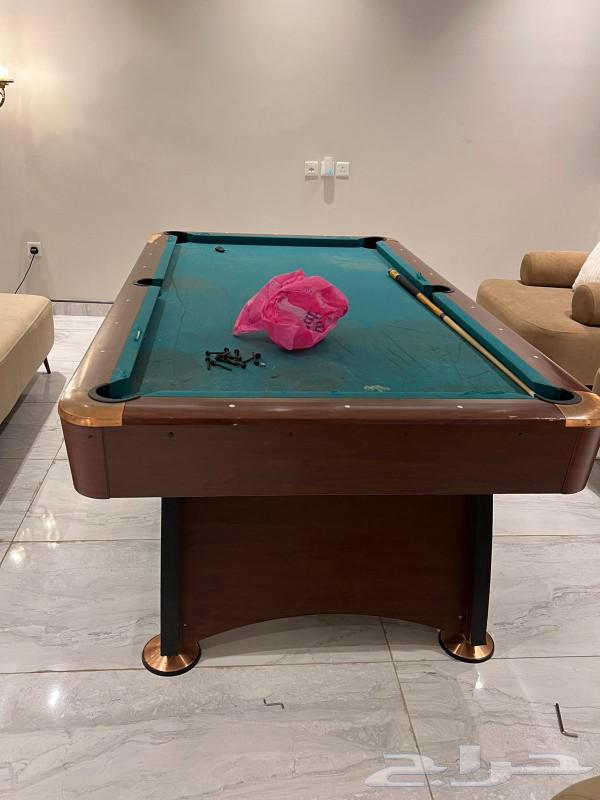 طاولة بلياردو مع مضاربها وكامل اغراضها على السوم64587145001474110