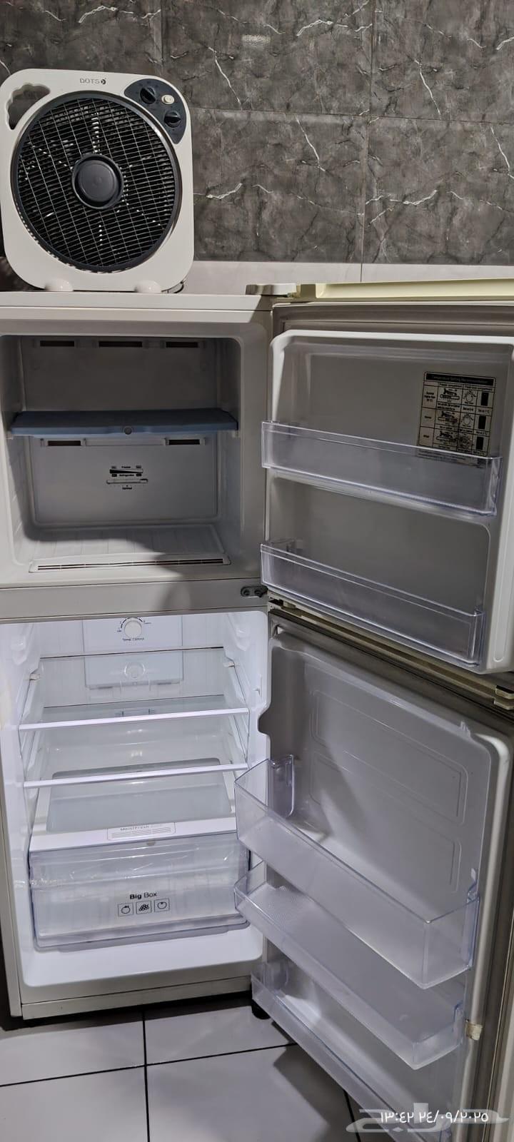 ثلاجة سامسونج 7طن شبه جديد اشتريتها جديد ب1000 ابغى فيها 60064583294381059111