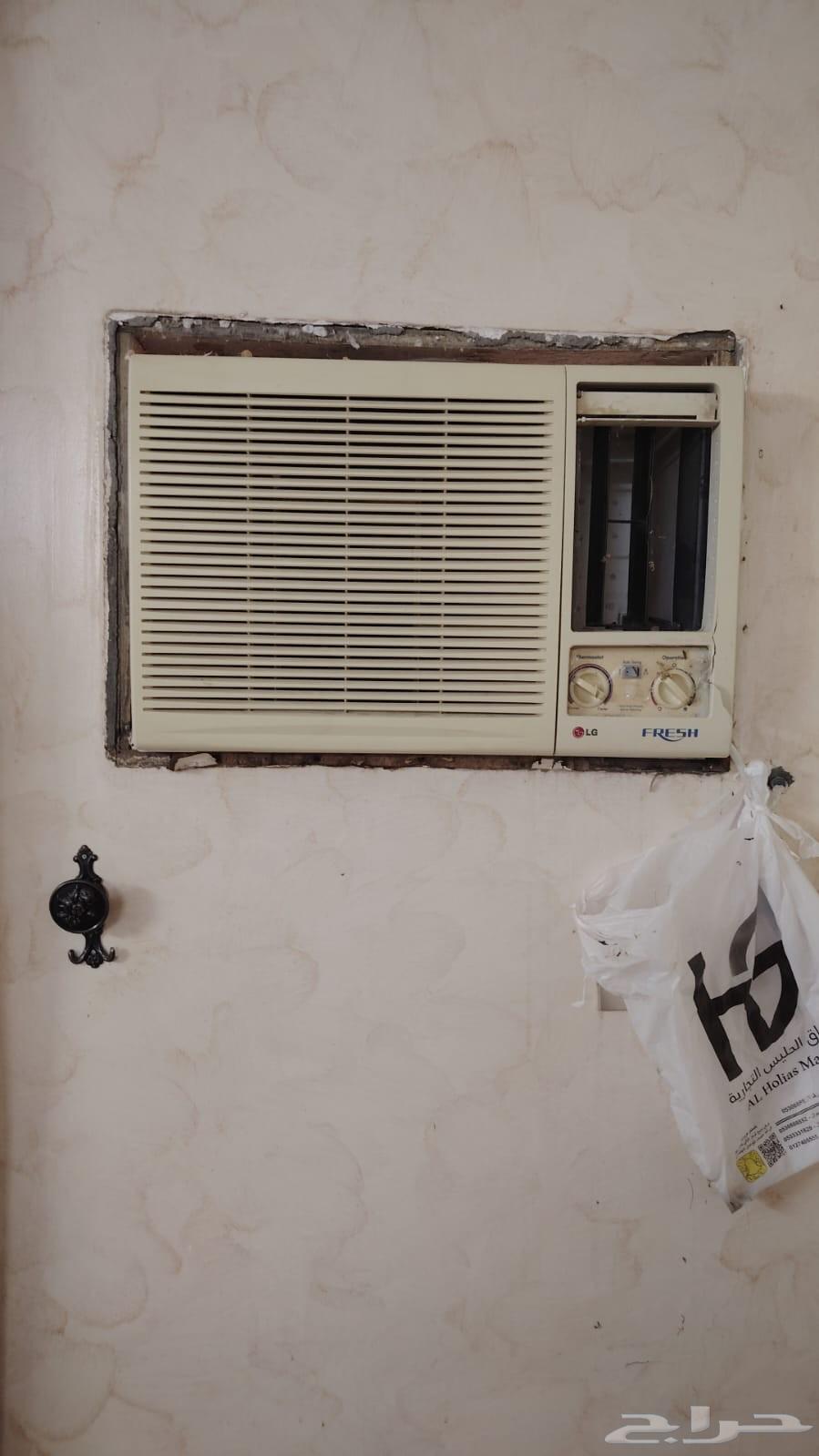 3 semi-new air conditioners, price reached 450 per unit64581746040066110