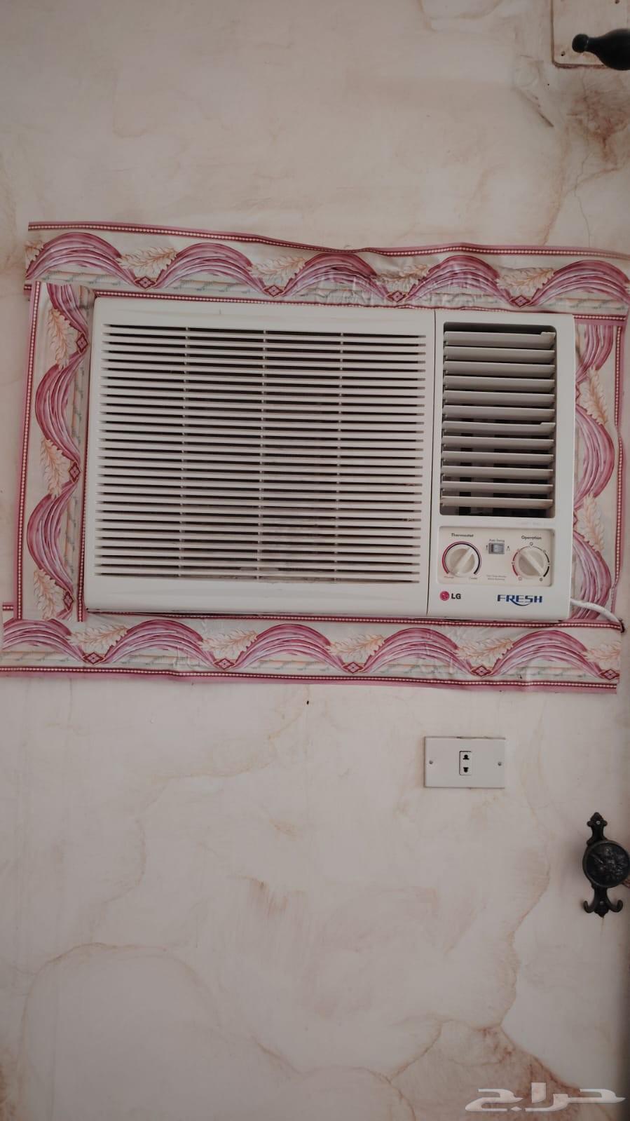 3 semi-new air conditioners, price reached 450 per unit64581746040066112