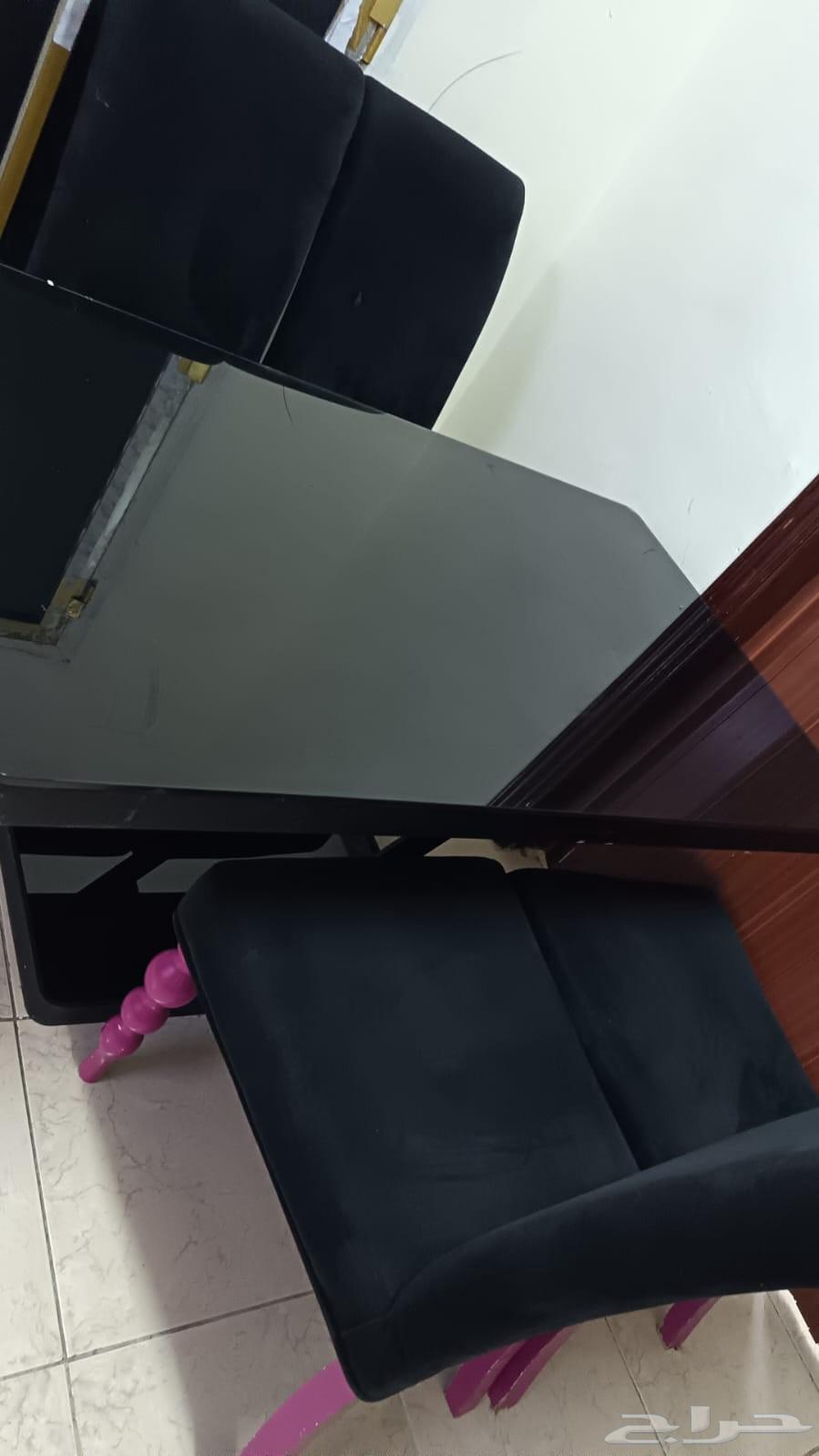 طاوله طعام للبيع نظيفه64581869950337111