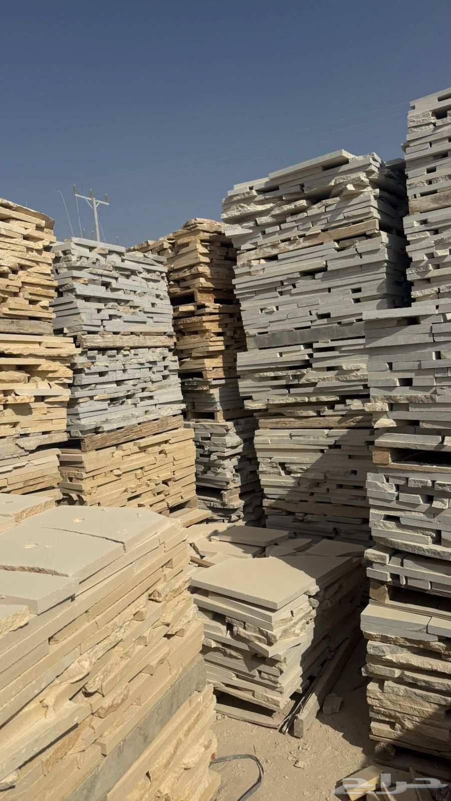 حجر وجه الجبل عشوائي لون ابيض سعر الطبليه 50 ريال64583837734531110