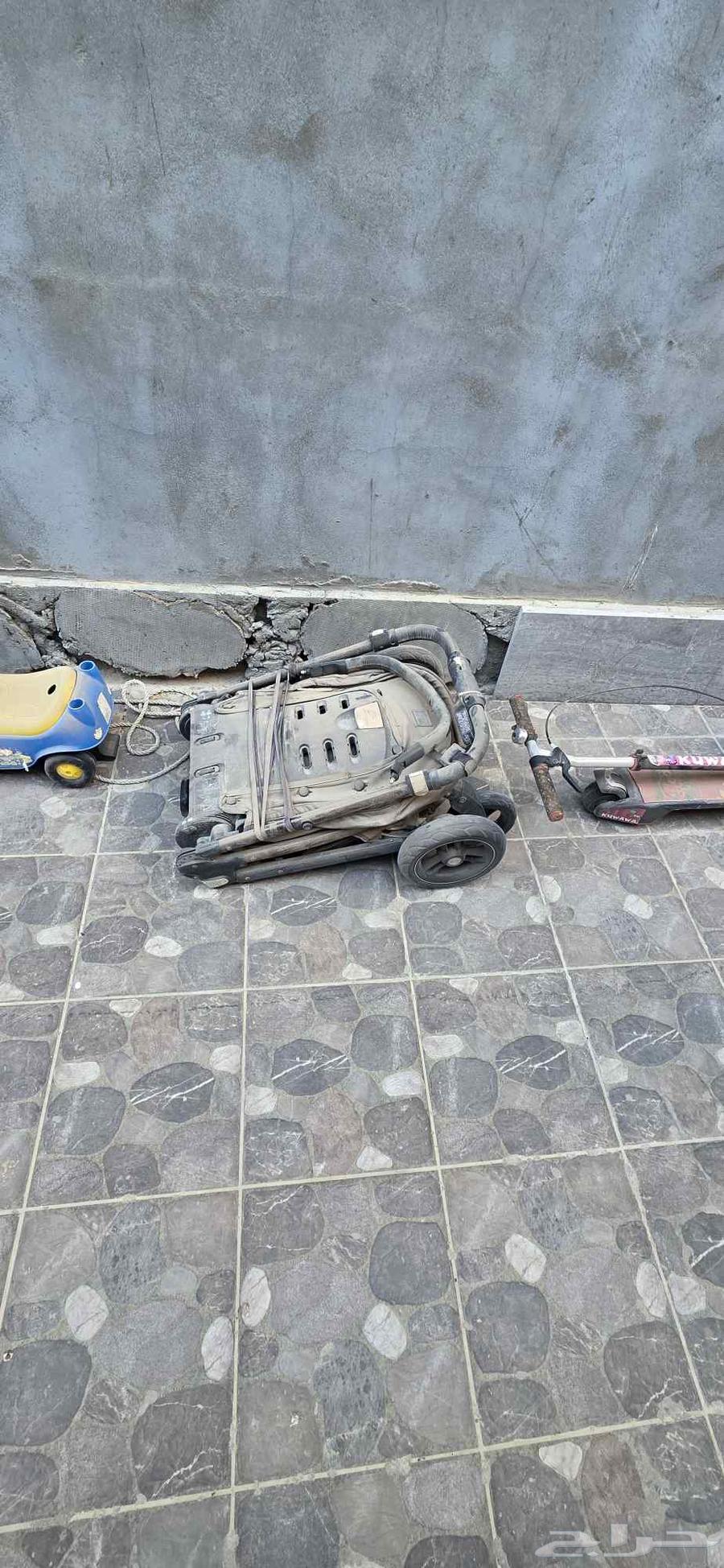 باب كراج مستخدم وجنط هيونداي ودراجات اطفال البيع للجميع64581552844162113