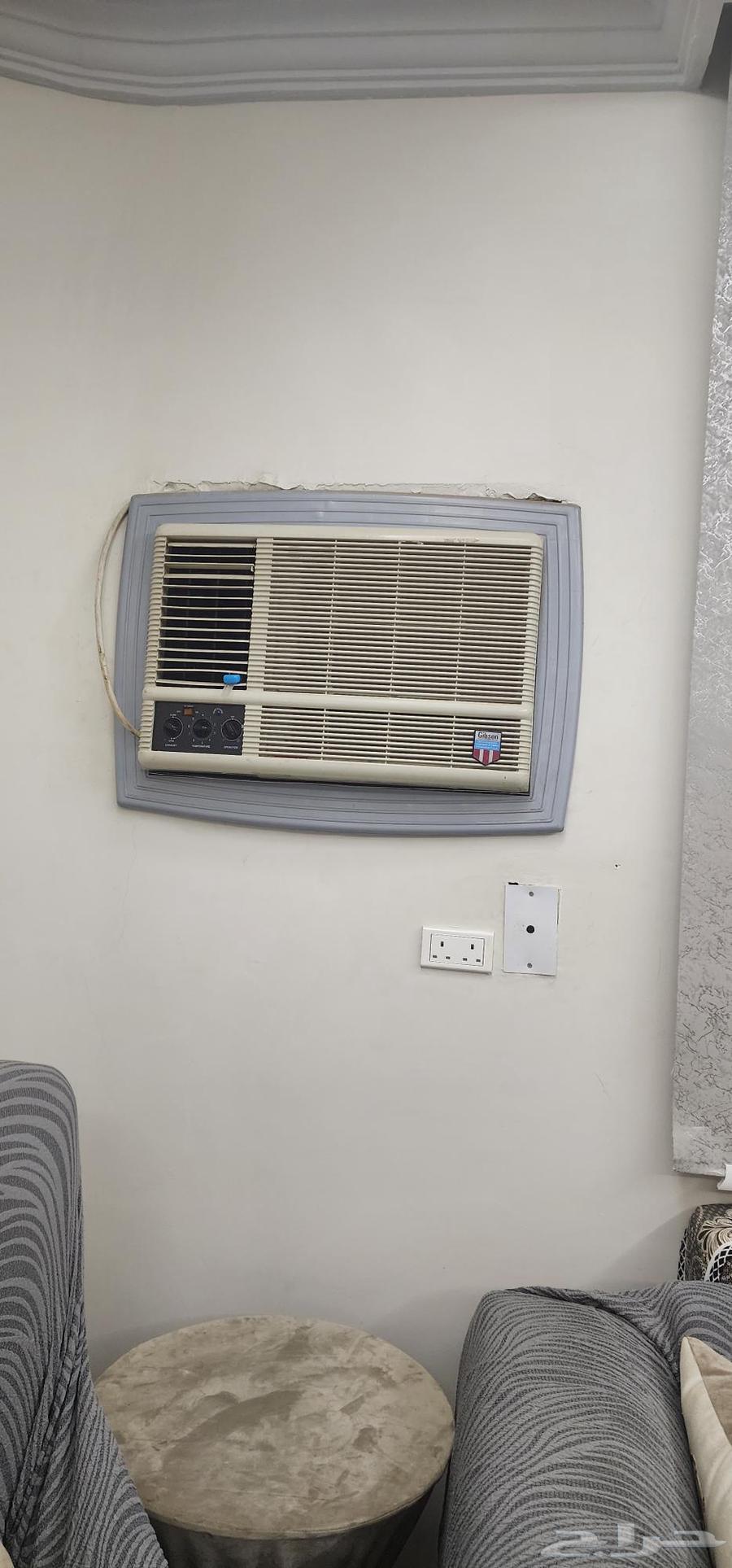 Gibson 24-unit used air conditioner, very clean, installed and working with aluminum ladder64580717323905110