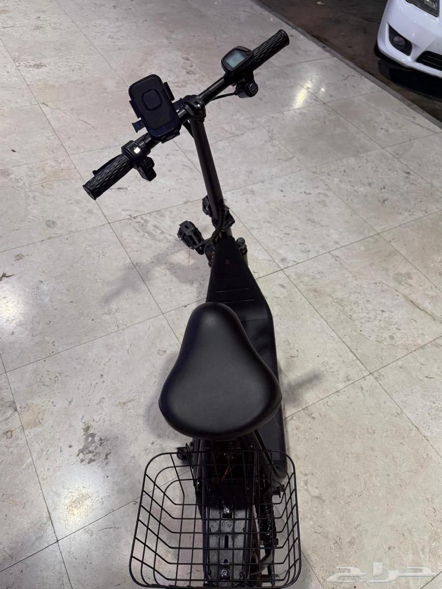 New scooter with Abu Salla64586663230978112