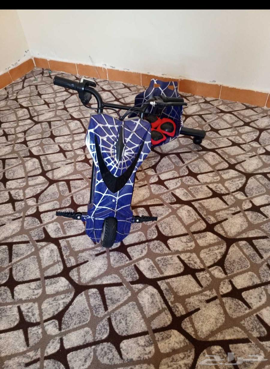 Large scooter, new condition with its equipment64588544656385110