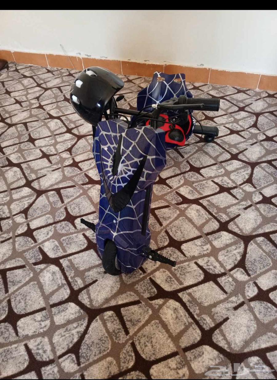 Large scooter, new condition with its equipment64588544656385111