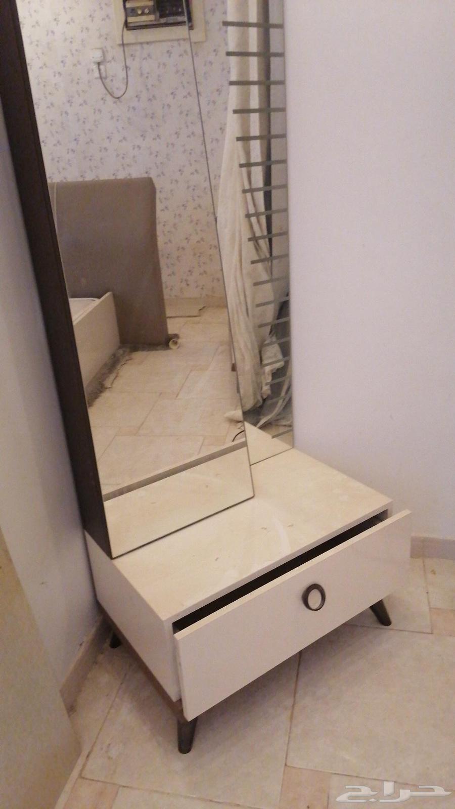 طاوله وتسريحه وسرير جديده ونضيفه الي صامل يجي خاص64591466533123112