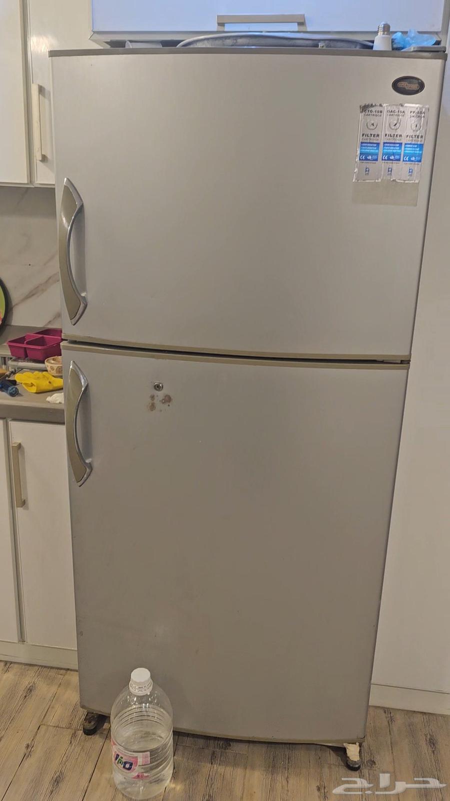 ثلاجة بحالة جيدة64591008214914110